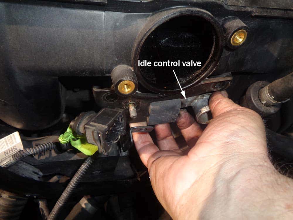 See U3928 repair manual